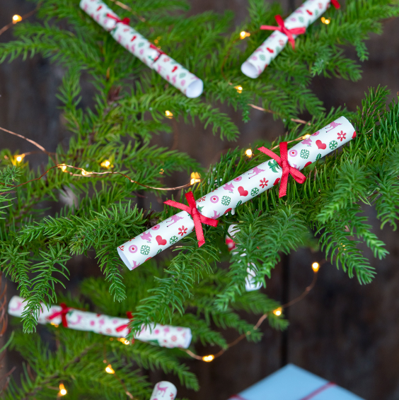 Mini Tree Decorations (pack of 8) - 1950s Christmas on tree